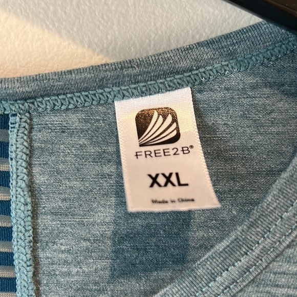 FREE 2 B workout shirt, Activewear size XXL - Picture 2 of 11